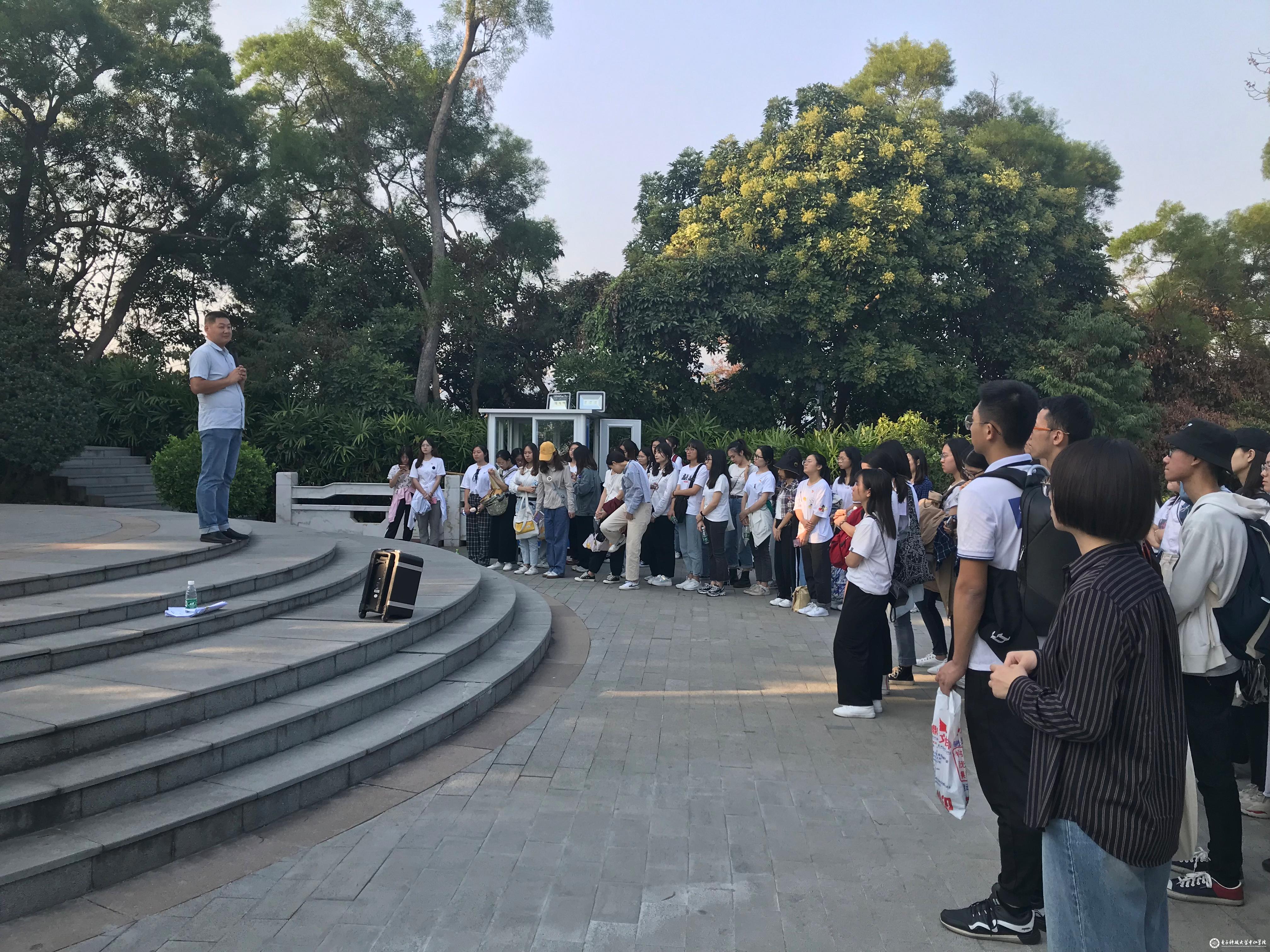 开放初期 香港经济总量_回归以来香港经济(3)